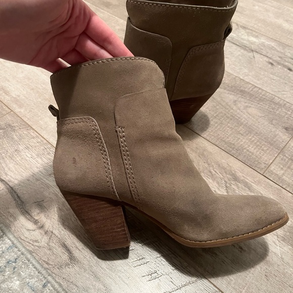 Nine West booties - Picture 3 of 7